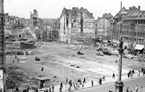 Marienplatz: The Munich Marienplatz after the end of the war, 1945