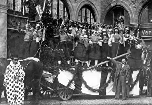 Colleges: Munich students at a masked procession, 1898