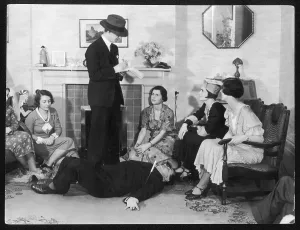 Interrogates: MURDER MYSTERY GAMES