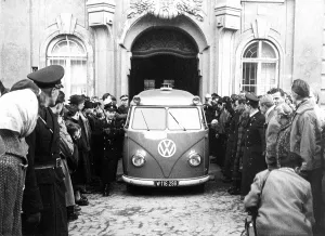 Steyr: Murderer Alfred Engleder is brought to scene