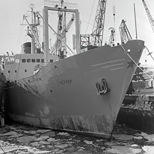Seaport: Murmansk fishing seaport