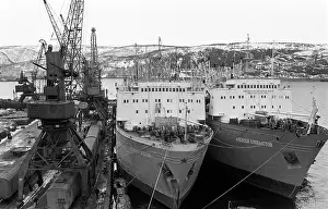 Engl: Murmansk seaport, 1985