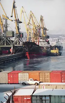 Tonya: Murmansk seaport, 1999