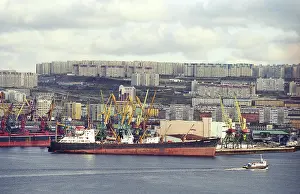 Cranes: Murmansk seaport, 1999