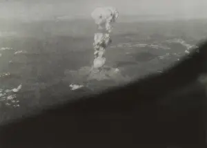 Air Force: Mushroom cloud of the atomic bombing of Hiroshima
