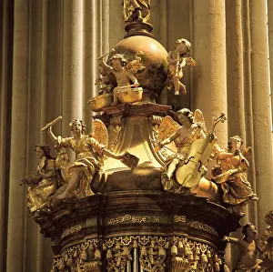 Zwettl: Music making angels