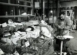 Salesmen: Mussels merchant