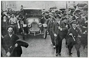 Triumphantly: Mussolini arrives triumphantly in Rome 1922