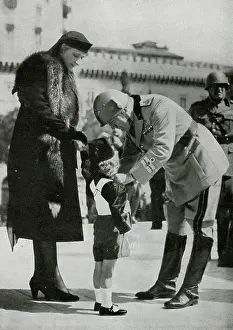 Gently: MUSSOLINI/LITTLE GIRL