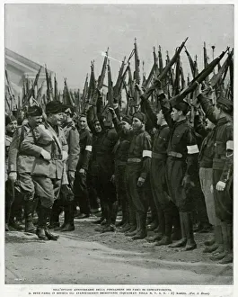 Confident: MUSSOLINI/TROOPS/GUNS