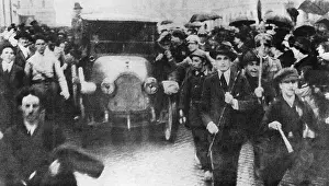 Enters: Mussolini's entry into Rome, 1922
