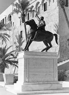 Tripolis: Mussolini's monument in Tripoli, 1939