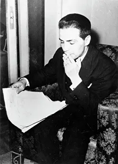 Khalil: Mustarhia Khalil