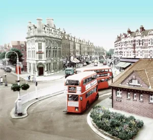 Muswell: Muswell Hill, The Broadway c1965