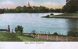 Stupa: Myanmar - Yangon - The Royal Lakes