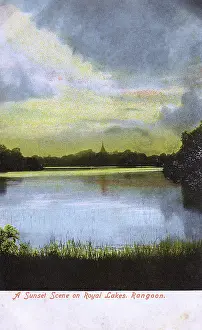 Stupa: Myanmar - Yangon - Sunset over the Royal Lakes