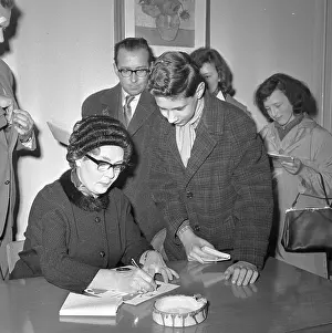 Finda: Mystery writer - Edith Pargeter