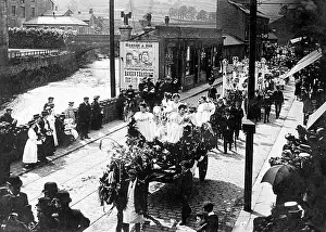 Mytholmroyd: Mytholmroyd fete