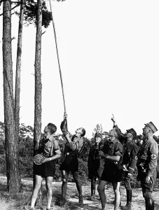 Reel: Nachrichten HJ members lay communication cable, 1938