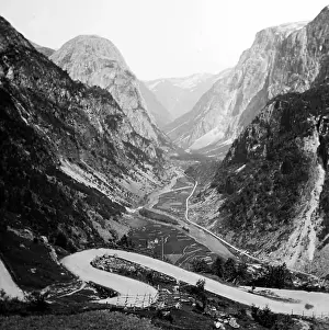 Stalheim: Naerodal zig zag road, Stalheim, Noway - early 1900s