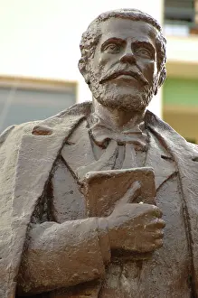 Revival: Naim Frasheri (1846-1900). Statue
