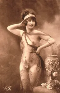 Erotica: Naked model posing in a sexy glamour pose