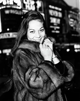 Kwan: Nancy Kwan