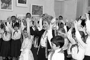 Secondary: Nancy Reagan visits Moscow, 1988