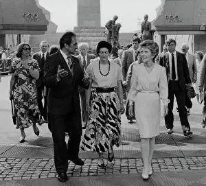 Defenders: Nancy Reagan Visits USSR