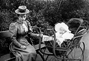 Bassinet: Nanny with child in bassinet