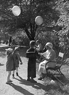 Playtime Nostalgia Photography: NANNY IN PARK/BALLOONS