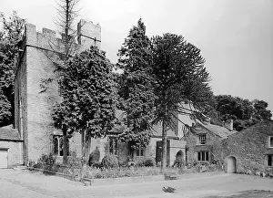 Dales: Nappa Hall, Askrigg in the 1930s
