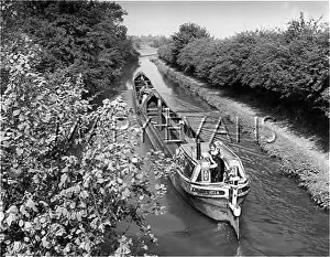 Vela: NARROW BOATS