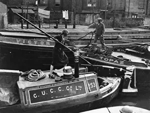 Rickmansworth: NARROW BOATS IN THE DOCK