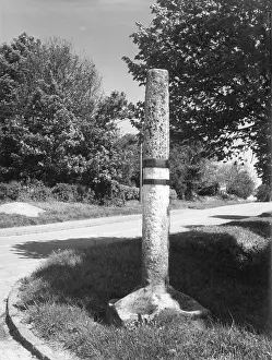 Naseby: NASEBY VILLAGE CROSS