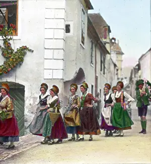 Durnstein: National costume group of the Wachau