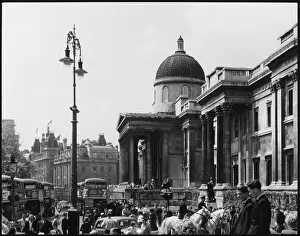 Bustle: NATIONAL GALLERY