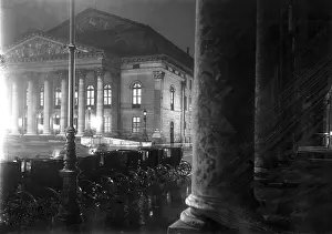 Thater: National Theater in Munich at night
