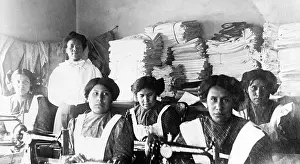 Bismark: Native American girls in sewing class Bismark ?