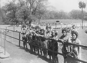 Samoa: Natives of Samoa in the Hamburg zoo, 1910