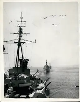 Ruyter: NATO ships leave Firth of Forth, Scotland, on exercise