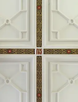 Knapp: Detail of Natural History Museum ceiling