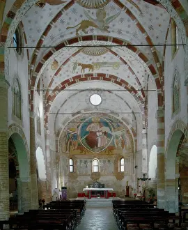 Lodi: The nave of the Basilica