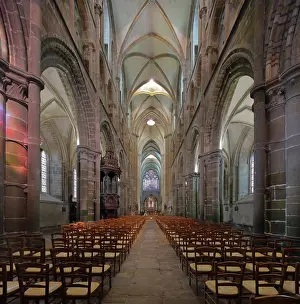 Samsons: Nave, Cathedral Saint-Samson, Dol-de-Bretagne