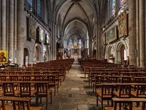 Aisle: Nave, Cathedrale Saint-Maurice, Angers, Maine-et-Loire, France