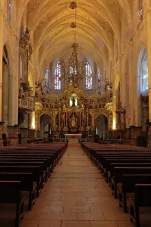 Blend: Nave and main altarpiece, 1739, in the Basilica