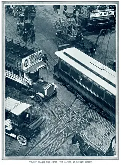 Taxicab: Navigating through traffic in London 1912