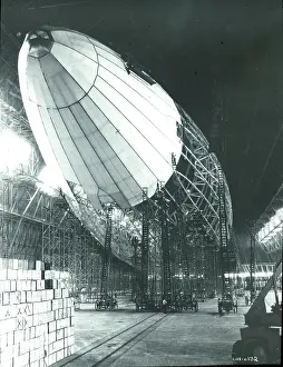 Macon: The US Navy airship ZRS-5 Macon during construction