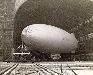 Lakehurst: US Navy Goodyear K-Series entering a hangar