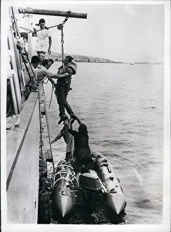 Gosport: Navy men escape from submarine Tiptoe